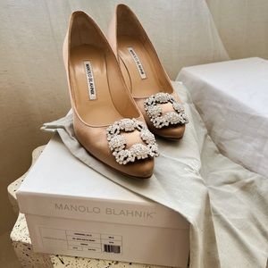 Manolo Blahnik 36.5